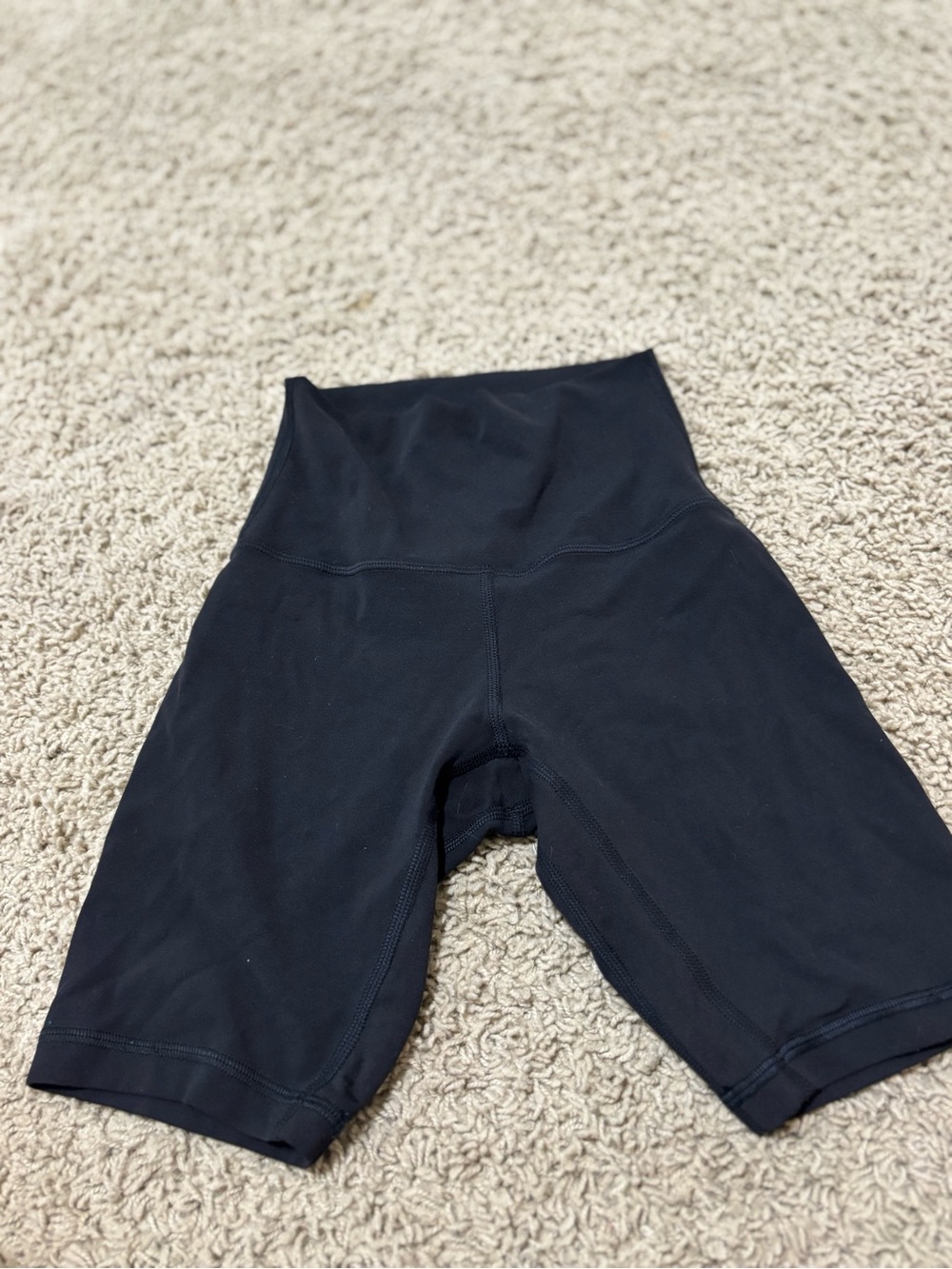 lululemon athletica 6” Black High-Rise Bike Shorts size: 0